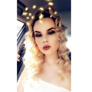 Meet your Posher, Dayna